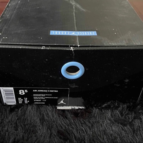 Men’s Retro Jordan 11’s Legends size 8.5 - Picture 6 of 6